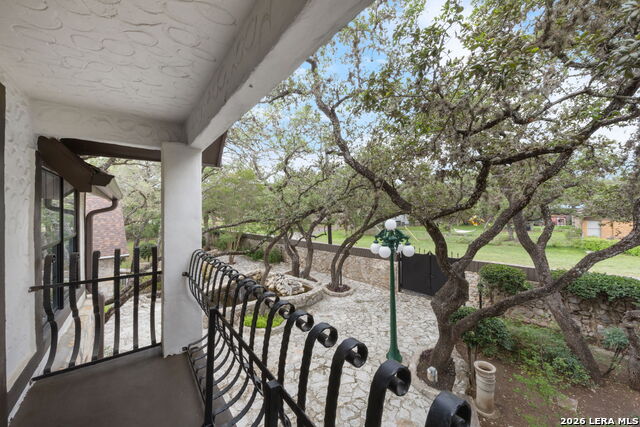 Image 17 of 42 For 232 Meadowbrook Dr