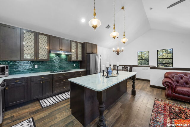 Image 22 of 42 For 232 Meadowbrook Dr