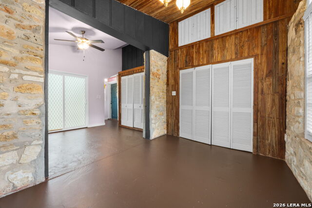 Image 35 of 42 For 232 Meadowbrook Dr