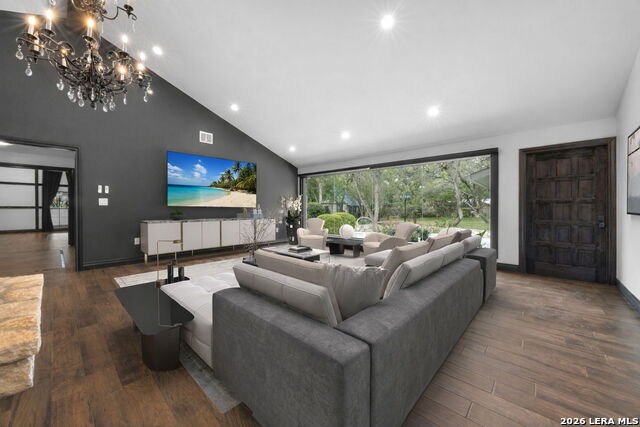 Image 5 of 42 For 232 Meadowbrook Dr