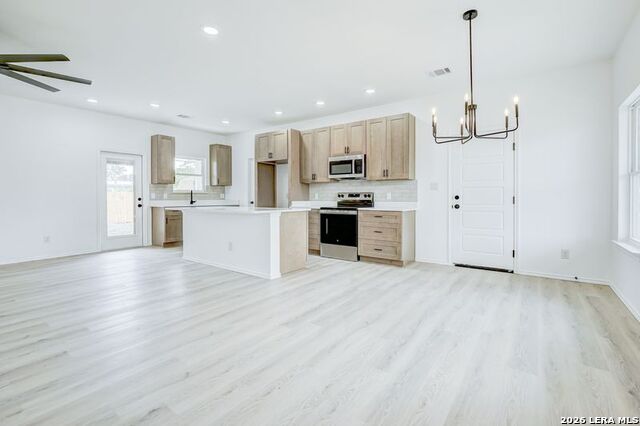 Image 5 of 28 For 3514 Woodville