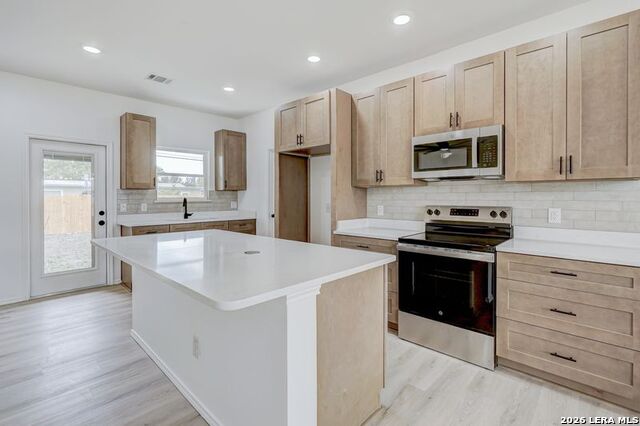 Image 8 of 28 For 3514 Woodville