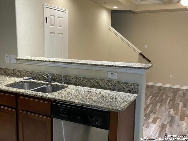 Listing photo id 2 for 5011 Flipper Drive