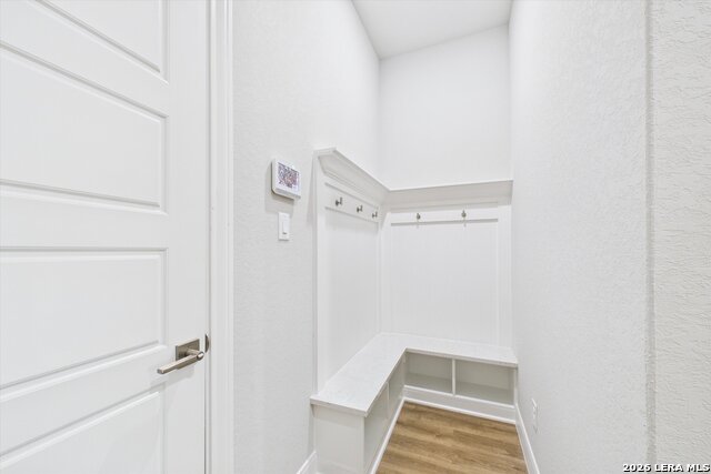Image 23 of 35 For 305 Venado Oaks