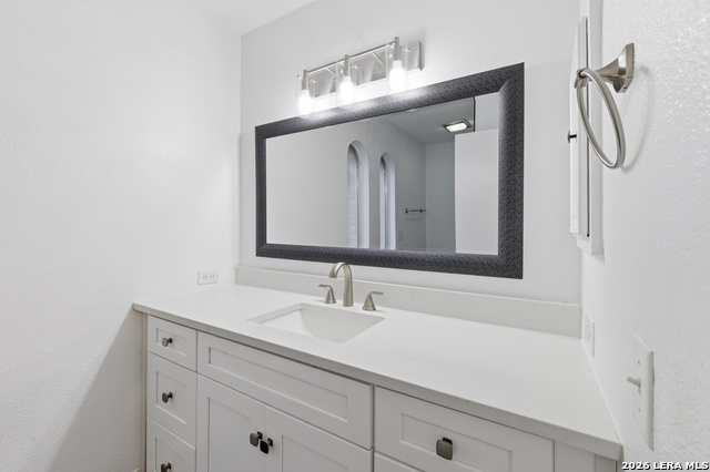 Image 19 of 39 For 6106 Vance Jackson Rd  1