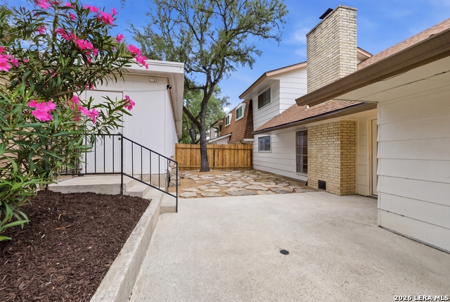 Image 34 of 39 For 6106 Vance Jackson Rd  1