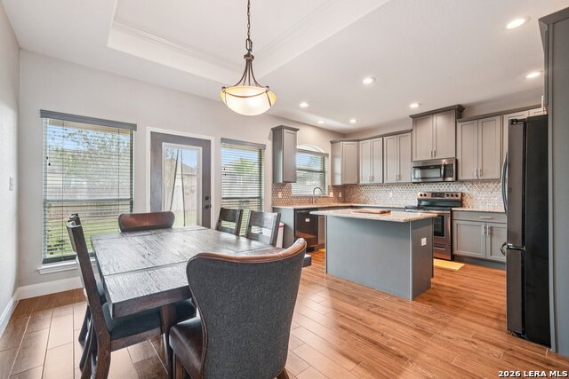 Image 4 of 29 For 128 Parkcrest