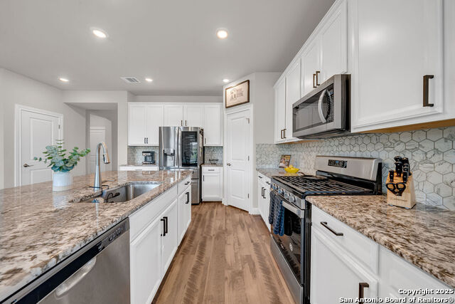 Image 5 of 31 For 3527 Grace Way