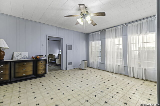 Image 22 of 40 For 926 Laredo S