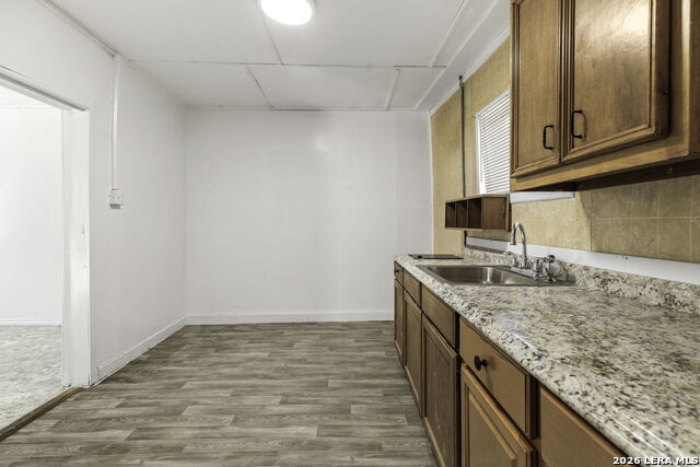 Image 33 of 40 For 926 Laredo S