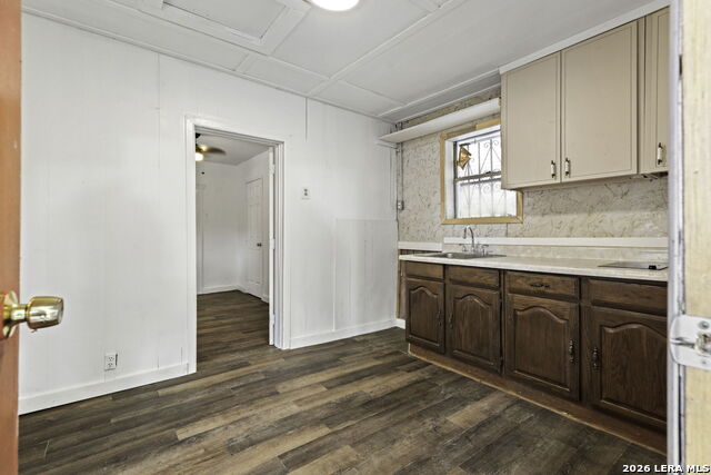 Image 34 of 40 For 926 Laredo S