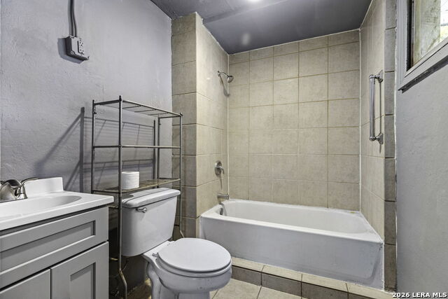 Image 36 of 40 For 926 Laredo S