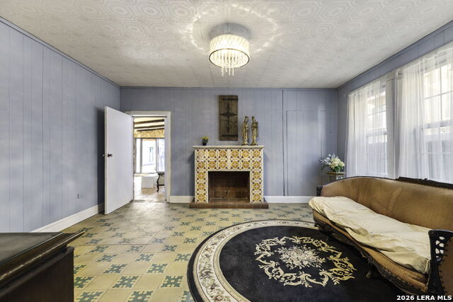 Image 5 of 40 For 926 Laredo S