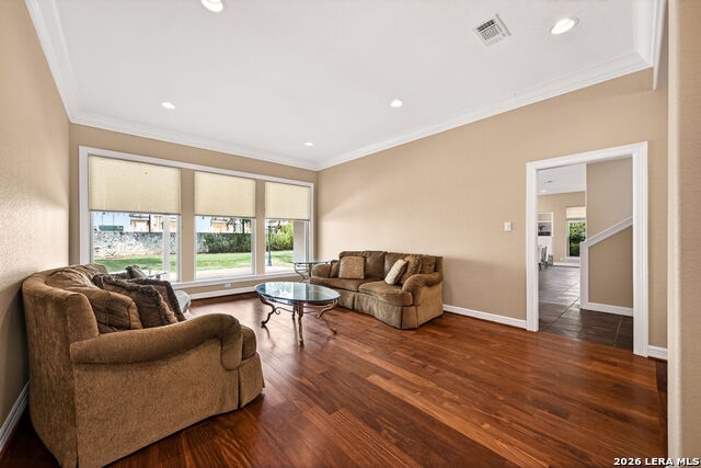 Image 11 of 33 For 31 Royal Waters Dr