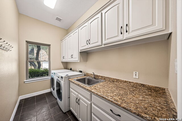 Image 29 of 33 For 31 Royal Waters Dr