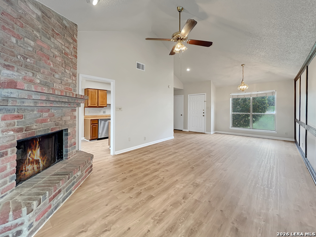 Image 6 of 24 For 8624 Wood Falls Dr