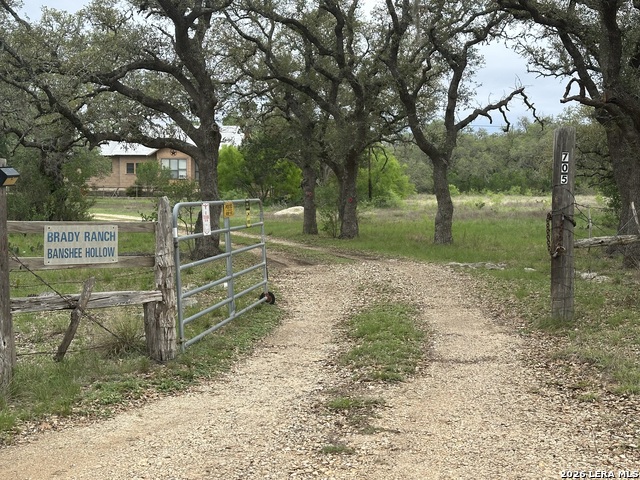 Image 19 of 33 For 705 Elbel Bend