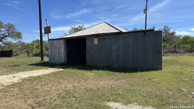 Image 24 of 33 For 705 Elbel Bend