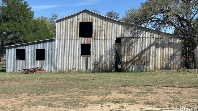 Image 25 of 33 For 705 Elbel Bend