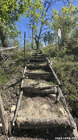 Image 7 of 33 For 705 Elbel Bend