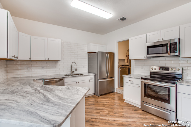 Image 6 of 12 For 7415 Corian Park Dr