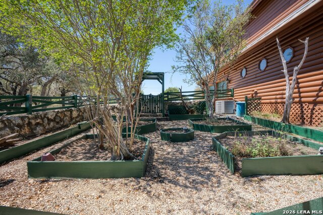 Image 31 of 44 For 513 Riverview Dr