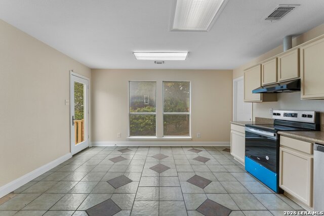 Image 17 of 32 For 8803 Pavilion Place