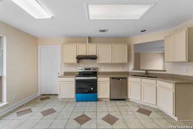 Image 18 of 32 For 8803 Pavilion Place