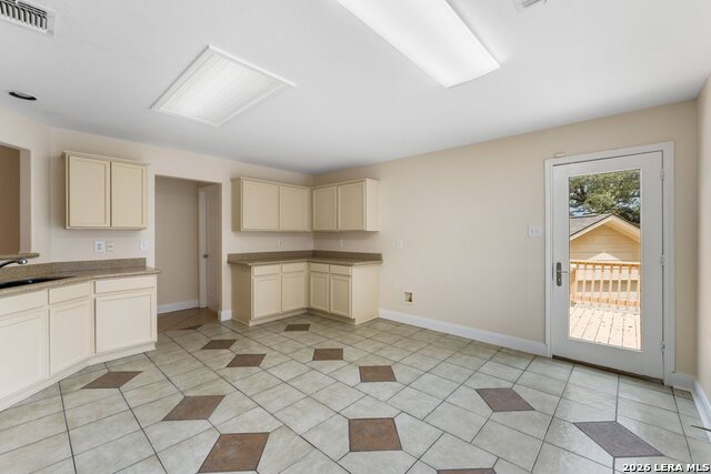 Image 20 of 32 For 8803 Pavilion Place