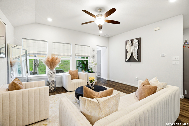 Image 12 of 33 For 3834 Glenloch Way