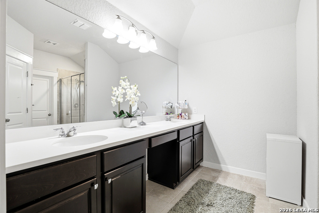 Image 16 of 33 For 3834 Glenloch Way