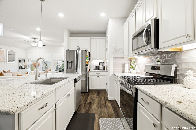 Image 6 of 33 For 3834 Glenloch Way