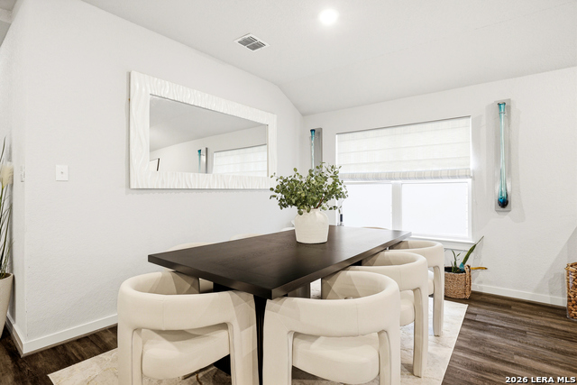 Image 8 of 33 For 3834 Glenloch Way