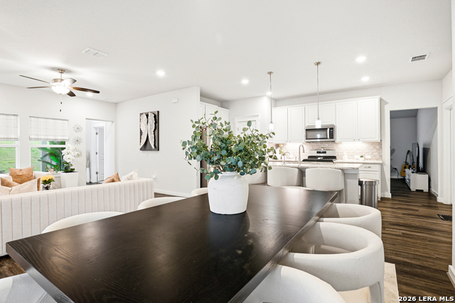 Image 9 of 33 For 3834 Glenloch Way