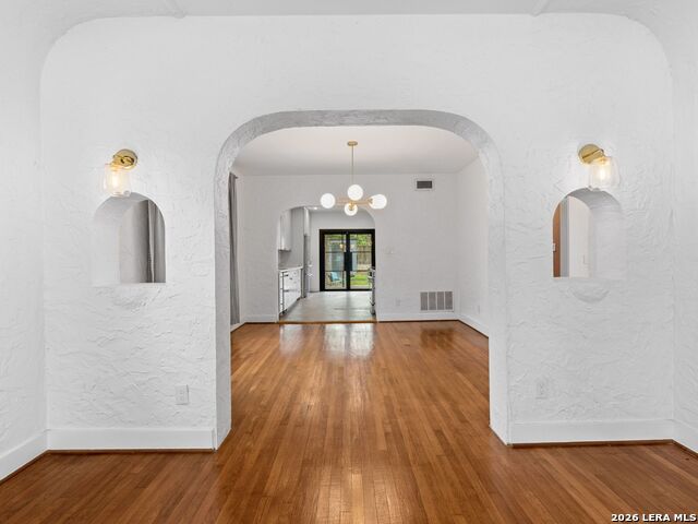 Image 11 of 33 For 213 Donaldson Avenue