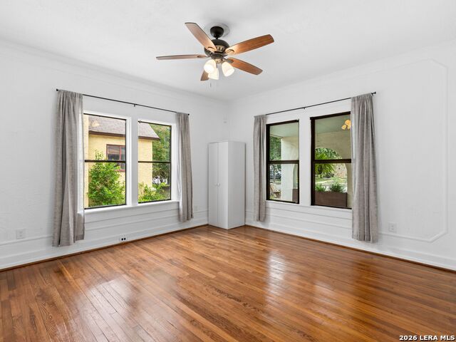 Image 23 of 33 For 213 Donaldson Avenue