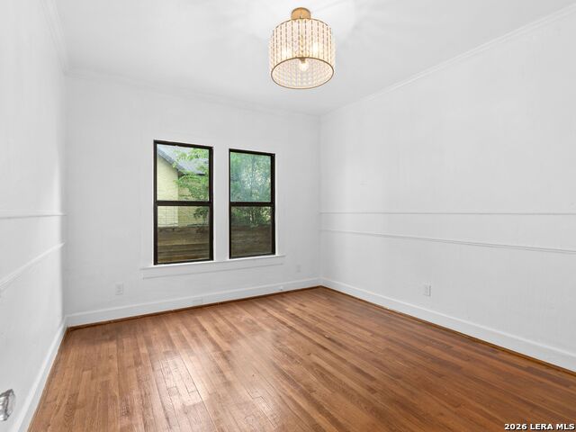 Image 24 of 33 For 213 Donaldson Avenue