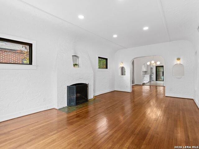 Image 7 of 33 For 213 Donaldson Avenue