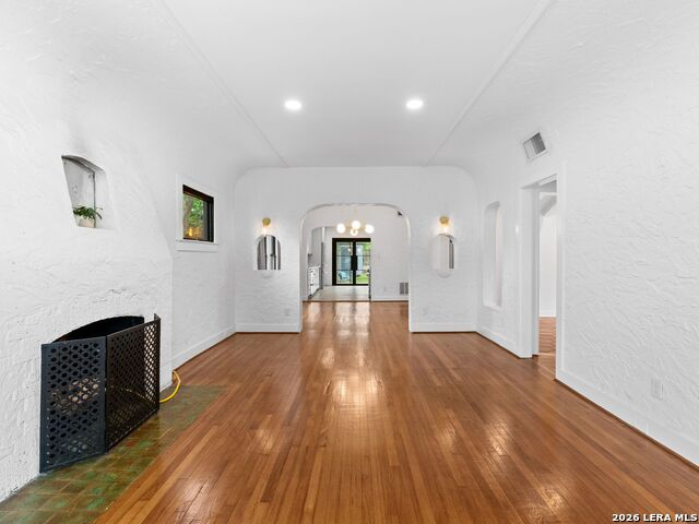 Image 8 of 33 For 213 Donaldson Avenue