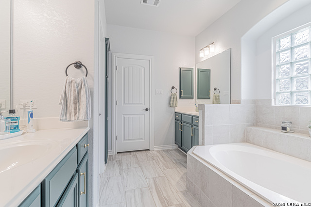 Image 23 of 49 For 10602 Briceway Clb