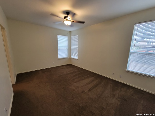 Listing photo id 13 for 3476 Dartmouth Cv