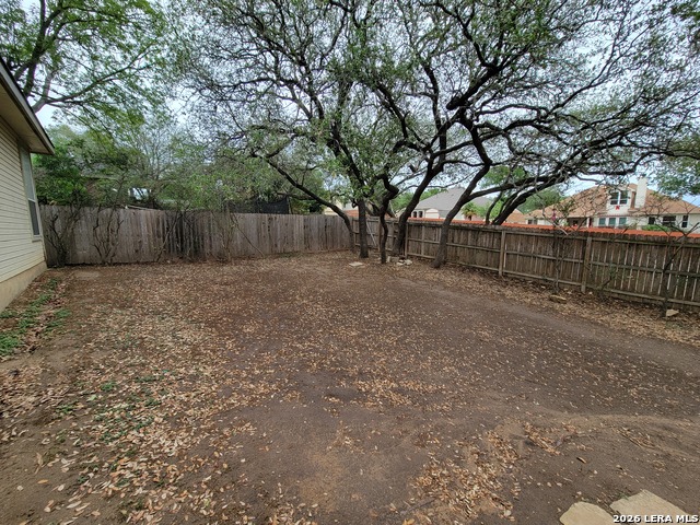 Listing photo id 19 for 3476 Dartmouth Cv