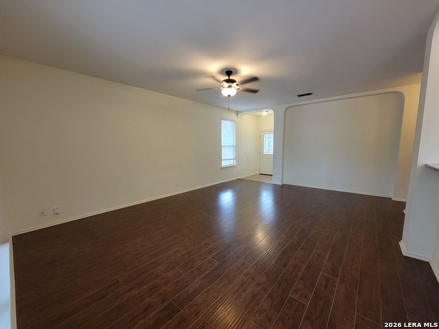 Listing photo id 2 for 3476 Dartmouth Cv