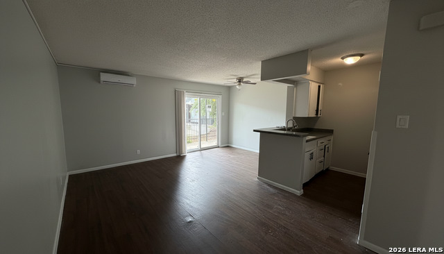 Image 11 of 16 For 158 De Chantle Road  127