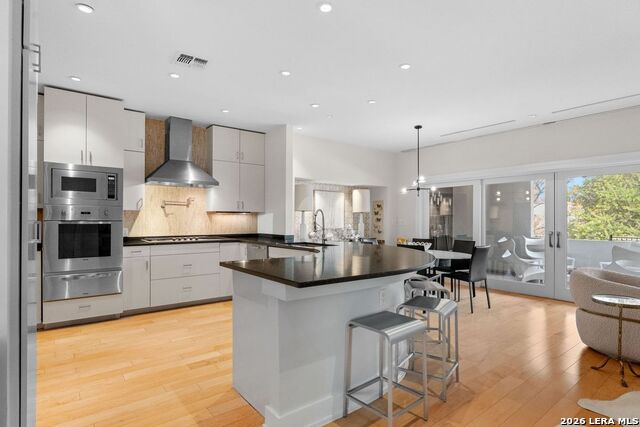 Image 2 of 31 For 215 Annie#b  B