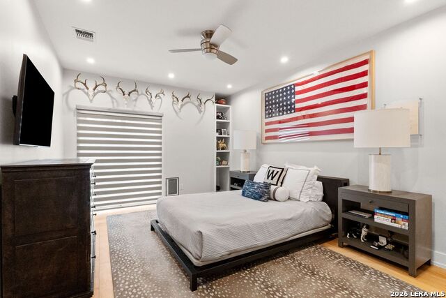 Image 20 of 31 For 215 Annie#b  B