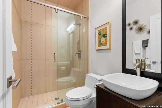 Image 23 of 31 For 215 Annie#b  B