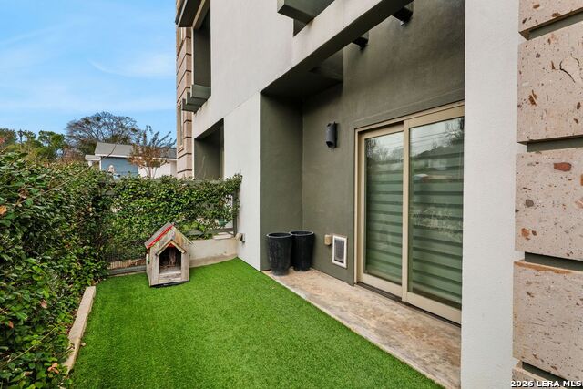 Image 28 of 31 For 215 Annie#b  B