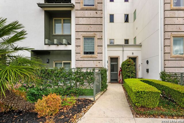 Image 29 of 31 For 215 Annie#b  B