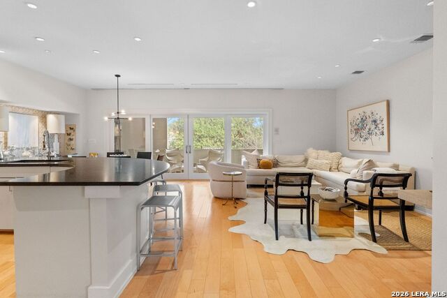 Image 5 of 31 For 215 Annie#b  B